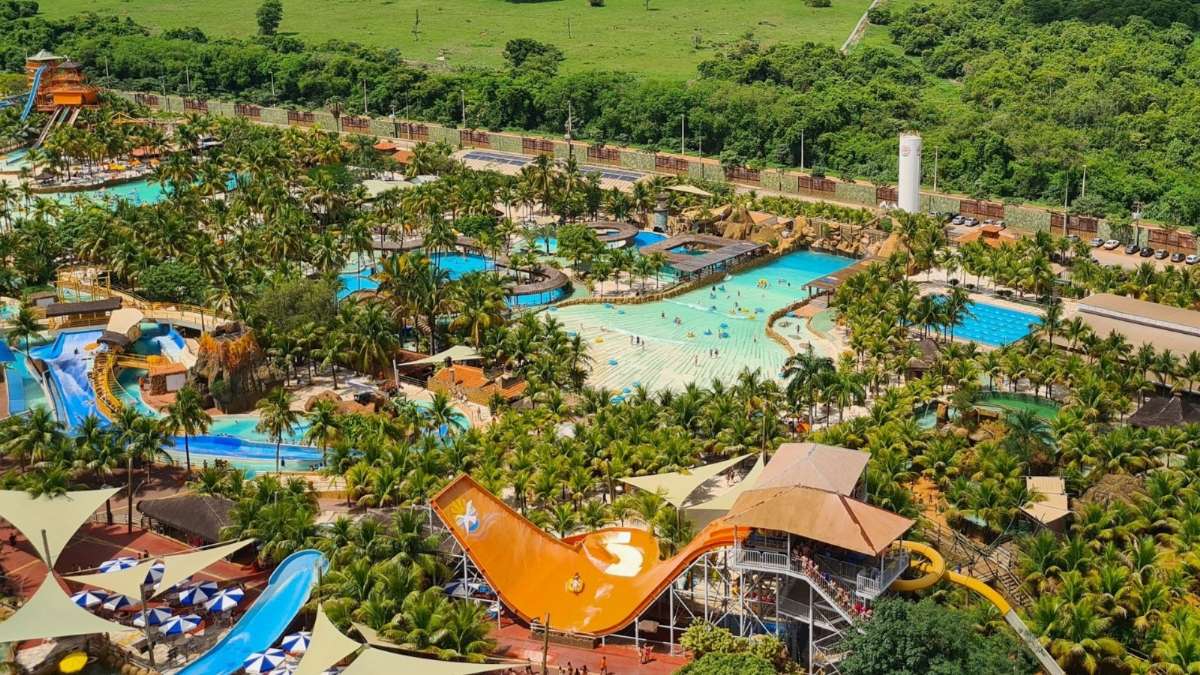 OLÍMPIA - THERMAS DOS LARANJAIS DIVERSÃO E ÁGUAS TERMAIS NO MAIOR PARQUE AQUÁTICO DA AMÉRICA LATINA